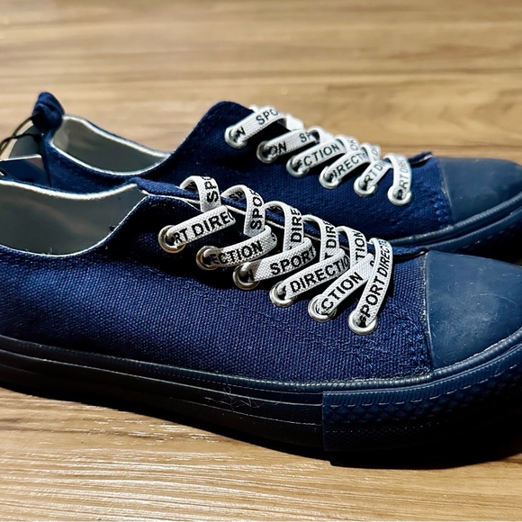 (NEW) Kids Navy Blue Canvas Sneakers - Picture 1 of 3
